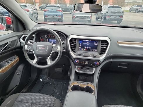 Used 2023 GMC Acadia SLE w/ Driver Convenience Package image 9