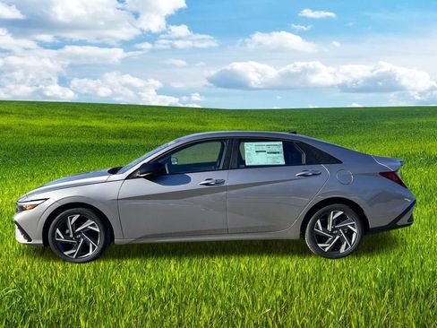 Used 2025 Hyundai Elantra Sport w/ Cargo Package image 3