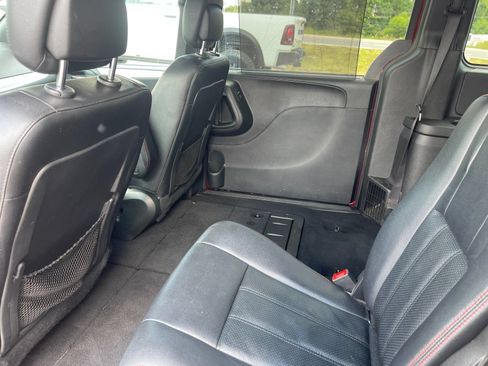 Used 2019 Dodge Grand Caravan GT FWD image 13
