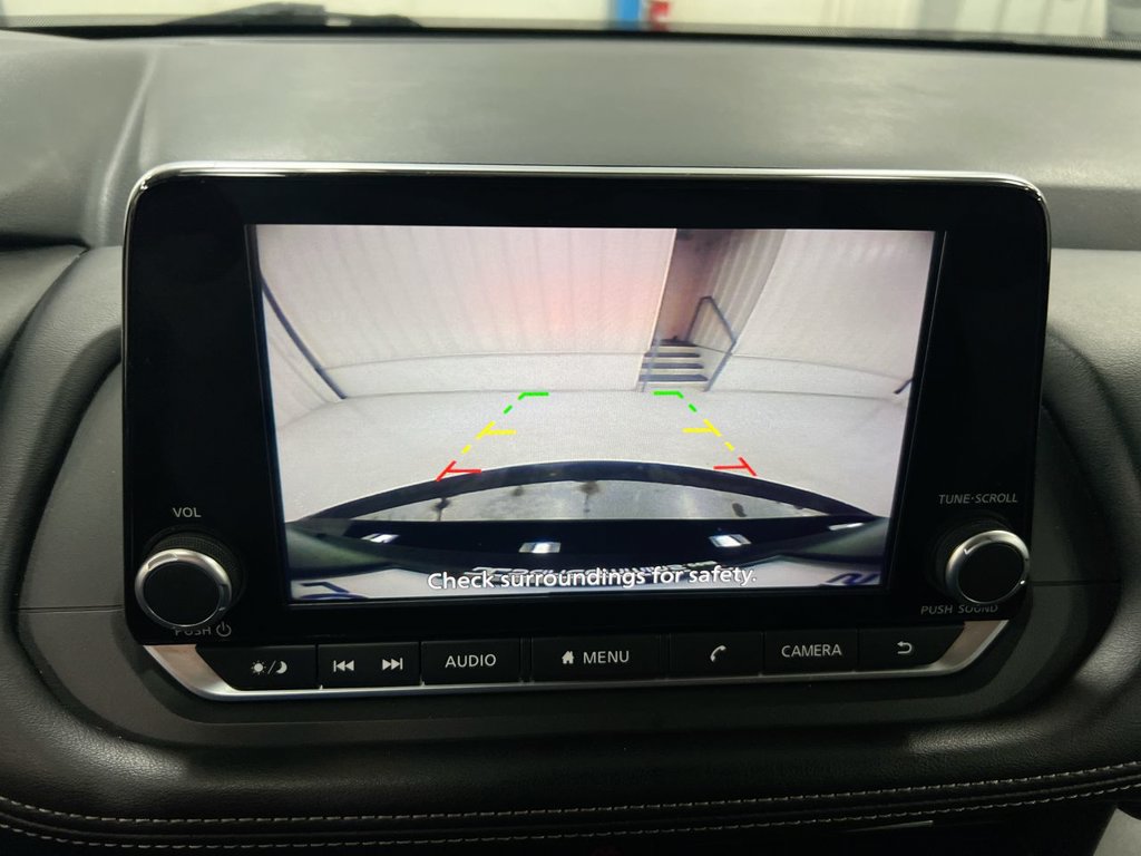 Used 2024 Nissan Rogue SV FWD image 15