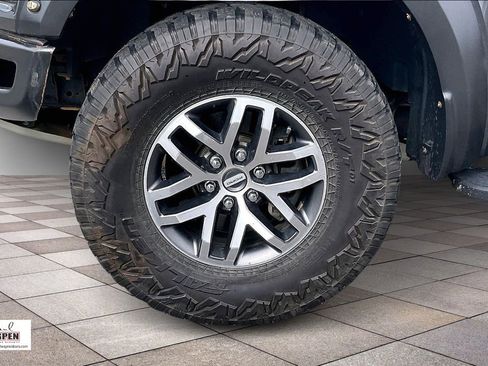 Used 2018 Ford F150 Raptor w/ Equipment Group 802A Luxury image 9