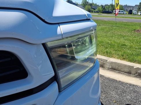 Used 2021 RAM 1500 Laramie AWD/4WD image 9