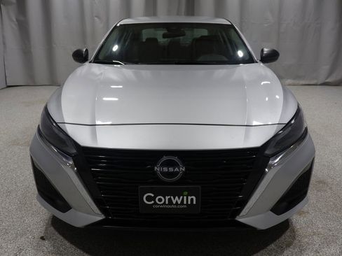 Used 2024 Nissan Altima 2.5 S image 6