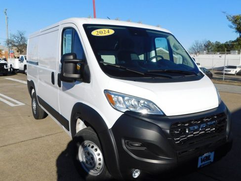 Used 2024 RAM ProMaster 3500 w/ Convenience Group image 1