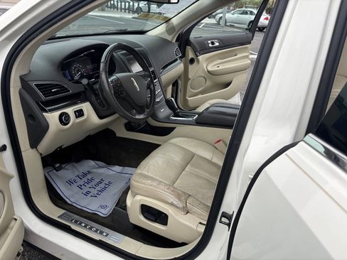 Used 2014 Lincoln MKT AWD w/ Equipment Group 201A image 10