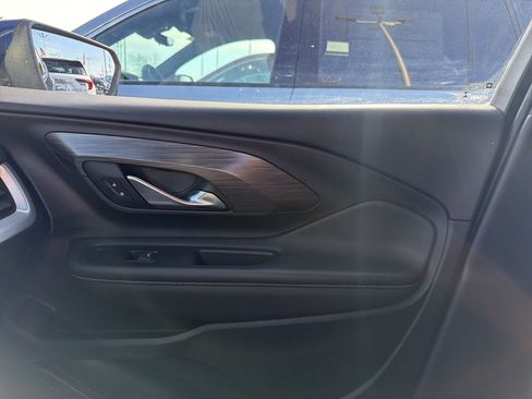 Certified 2022 GMC Terrain SLT image 20