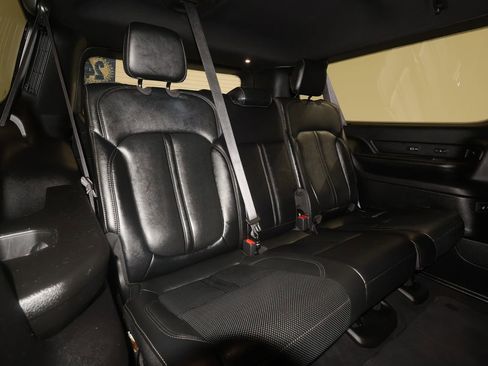 Used 2024 Jeep Wagoneer L Series II w/ Flexible Seating Group AWD/4WD image 26