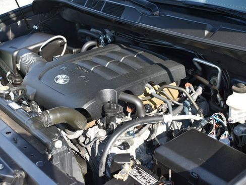 Used 2013 Toyota Sequoia SR5 AWD/4WD image 53