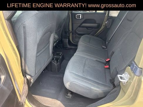 Used 2026 Jeep Wrangler Unlimited Sahara AWD/4WD image 31
