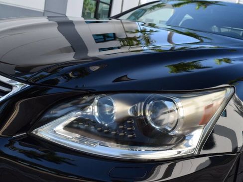 Used 2013 Lexus LS 460 AWD w/ Comfort Pkg image 15
