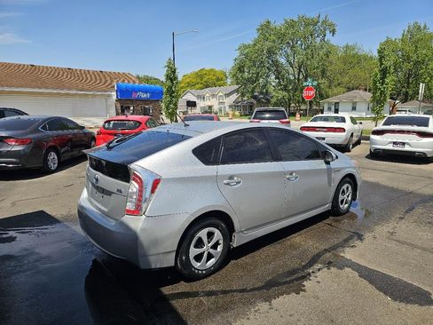 Used 2012 Toyota Prius Two w/ Preferred Accessory Pkg FWD image 12