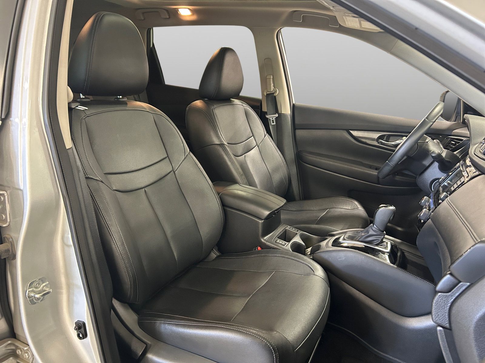 Used 2018 Nissan Rogue SL w/ Premium Package AWD/4WD image 24