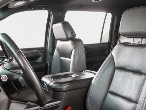 Used 2023 Chevrolet Suburban LT image 26