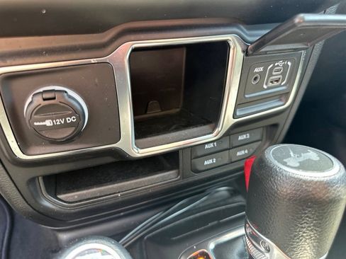 Used 2023 Jeep Wrangler Unlimited Sport AWD/4WD image 30