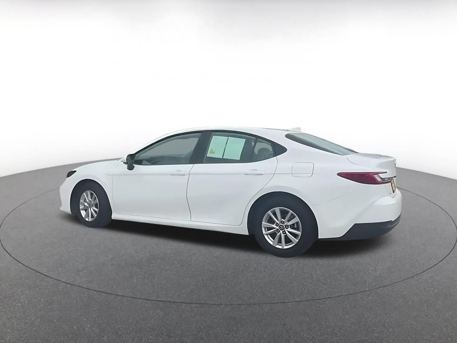 Used 2025 Toyota Camry LE FWD image 9