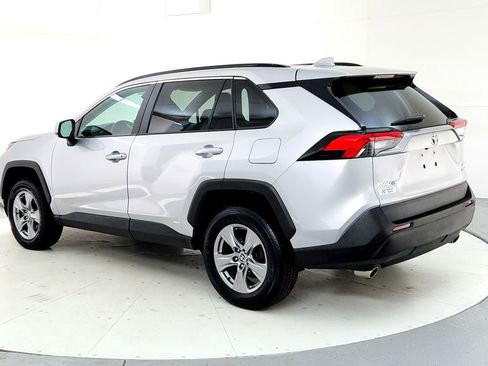 Used 2022 Toyota RAV4 XLE AWD/4WD image 4