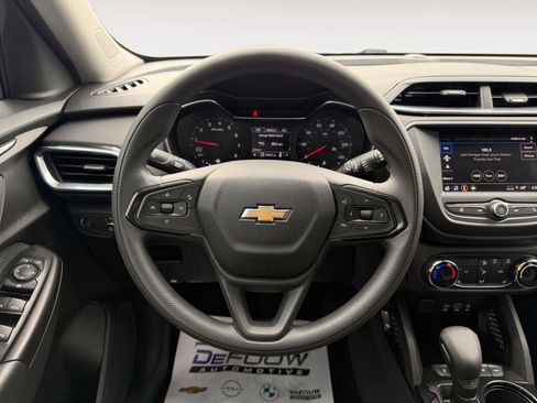Used 2022 Chevrolet TrailBlazer LT w/ LPO, Blackout Package image 13