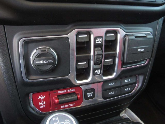 Used 2023 Jeep Wrangler Unlimited Rubicon 4xe AWD/4WD image 22