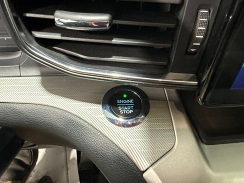Used 2021 Ford Explorer XLT w/ Equipment Group 202A AWD/4WD image 27