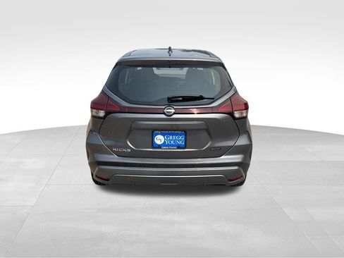 Used 2023 Nissan Kicks S FWD image 5