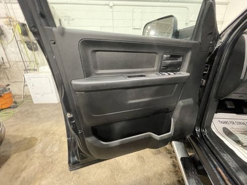 Used 2017 RAM 3500 Tradesman w/ Chrome Appearance Group image 12