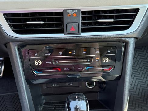 New 2026 Volkswagen Taos SE AWD/4WD image 18