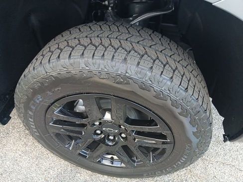 New 2026 Chevrolet Silverado 1500 LT Trail Boss w/ Safety Package AWD/4WD image 4