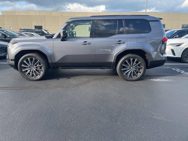 Used 2026 Lexus GX 550 w/ Cold Area Package AWD/4WD image 3
