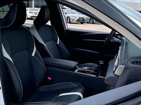 Used 2026 Toyota Camry SE w/ Convenience Package image 9