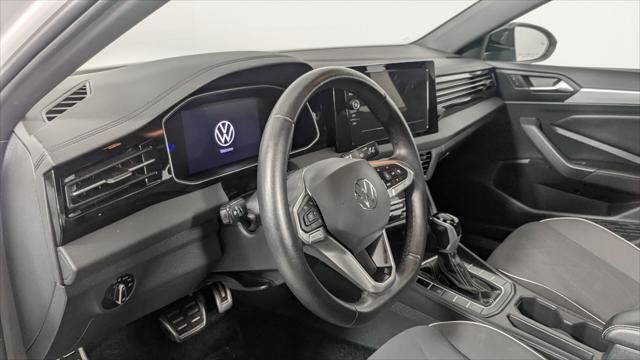 Used 2025 Volkswagen Jetta Sport FWD image 22