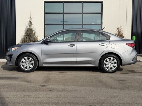 Used 2023 Kia Rio S image 2