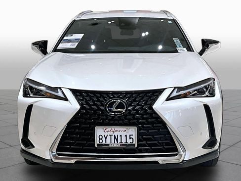Used 2022 Lexus UX 200 w/ Accessory Package (Z1) FWD image 3