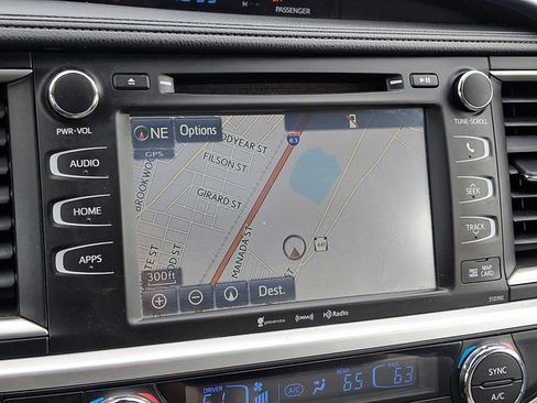 Used 2019 Toyota Highlander XLE AWD/4WD image 17