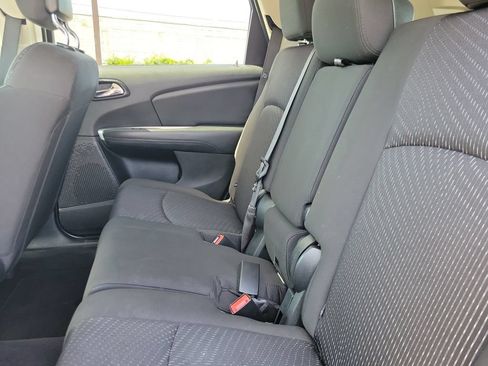 Used 2018 Dodge Journey SE FWD image 9