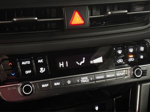 Certified 2025 Kia Seltos EX w/ EX Sunroof Package image 31