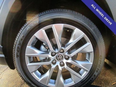 Used 2023 Toyota RAV4 XLE Premium image 2