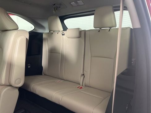 Certified 2023 Toyota Highlander XLE image 16
