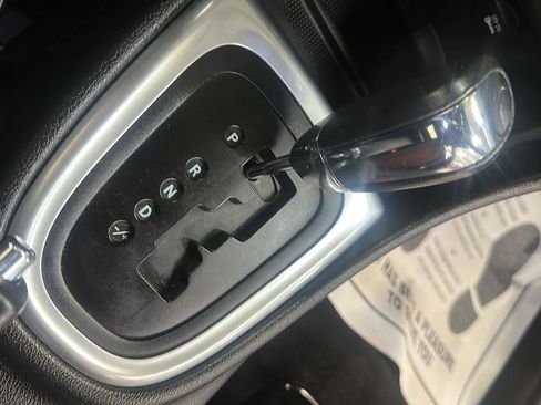 Used 2011 Dodge Avenger Heat FWD image 24