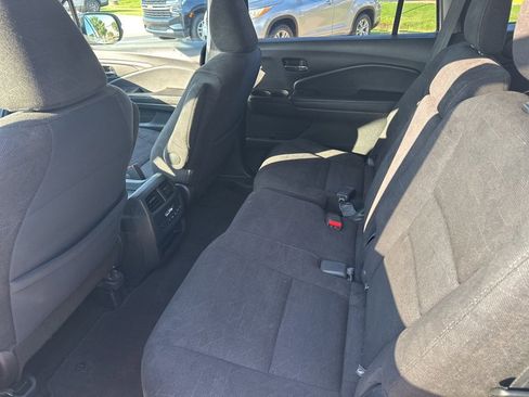 Used 2020 Honda Pilot EX image 12