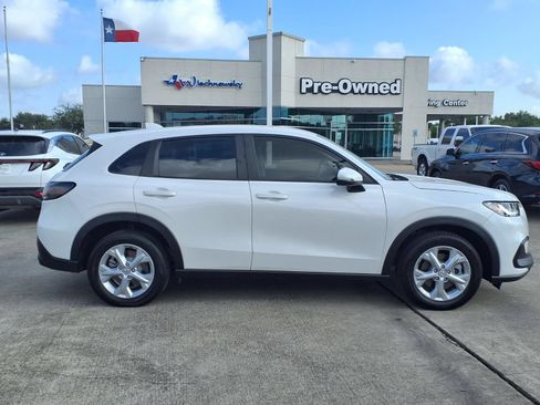 Used 2025 Honda HR-V LX image 4