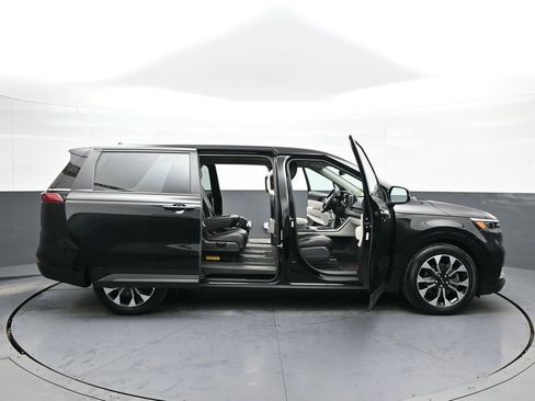 Certified 2023 Kia Carnival EX image 42