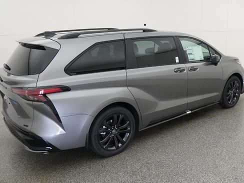 New 2026 Toyota Sienna XSE FWD image 9