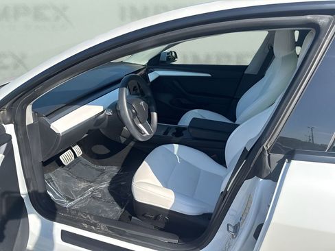 Used 2022 Tesla Model 3 Performance image 9