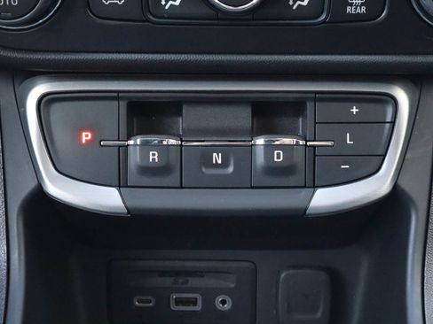 Used 2024 GMC Terrain SLT AWD/4WD image 21