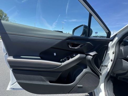 Used 2025 Subaru Crosstrek 2.5i Limited w/ Crosstrek Mirror Package image 22