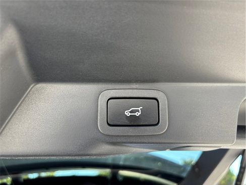 Used 2019 Land Rover Range Rover Sport HST image 54