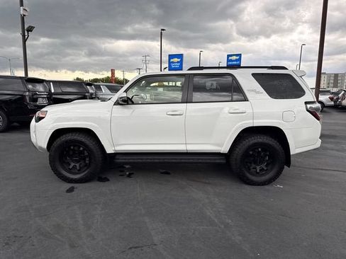 Used 2023 Toyota 4Runner TRD Off-Road Premium AWD/4WD image 6