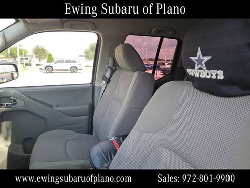 Used 2020 Nissan Frontier SV w/ SV Utility Package AWD/4WD image 6