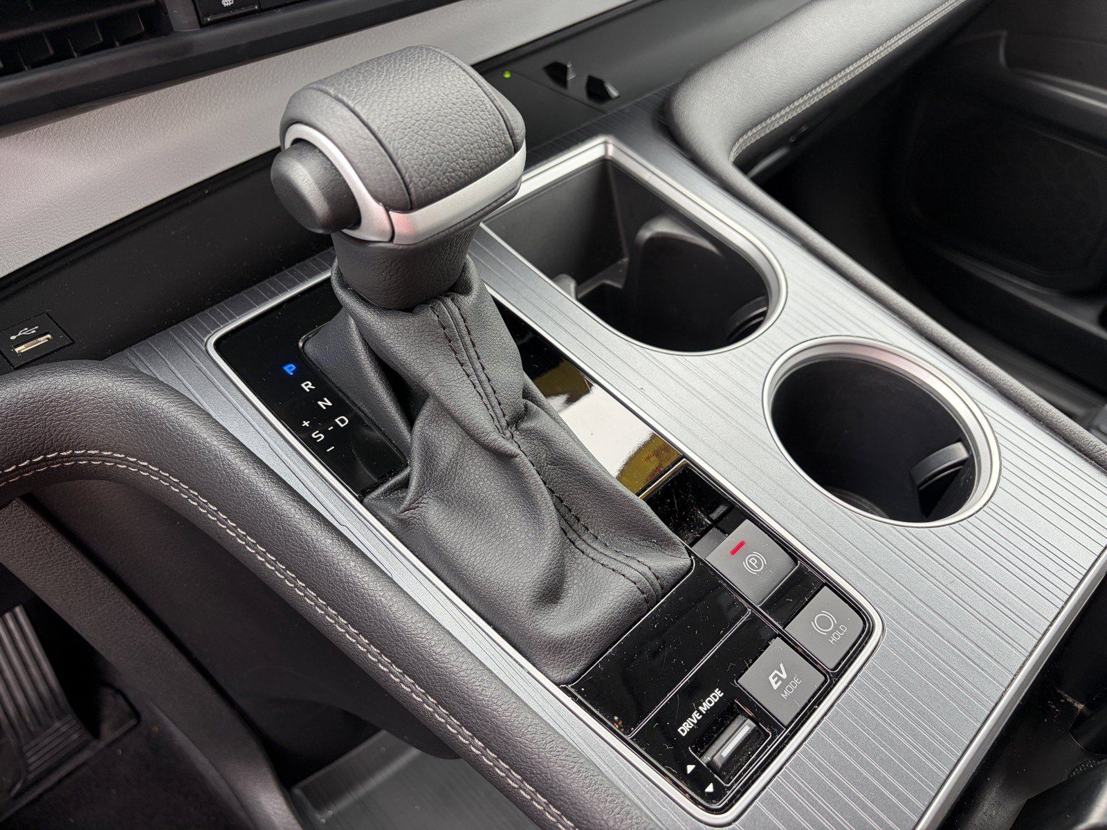 Used 2026 Toyota Sienna XLE FWD image 21