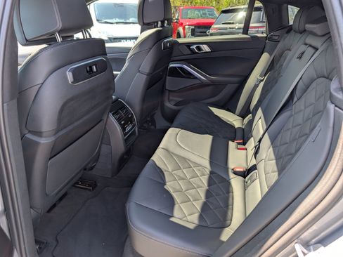 Used 2024 BMW X6 xDrive40i w/ Premium Package image 15
